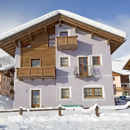 Lea Pontiglia Apartment